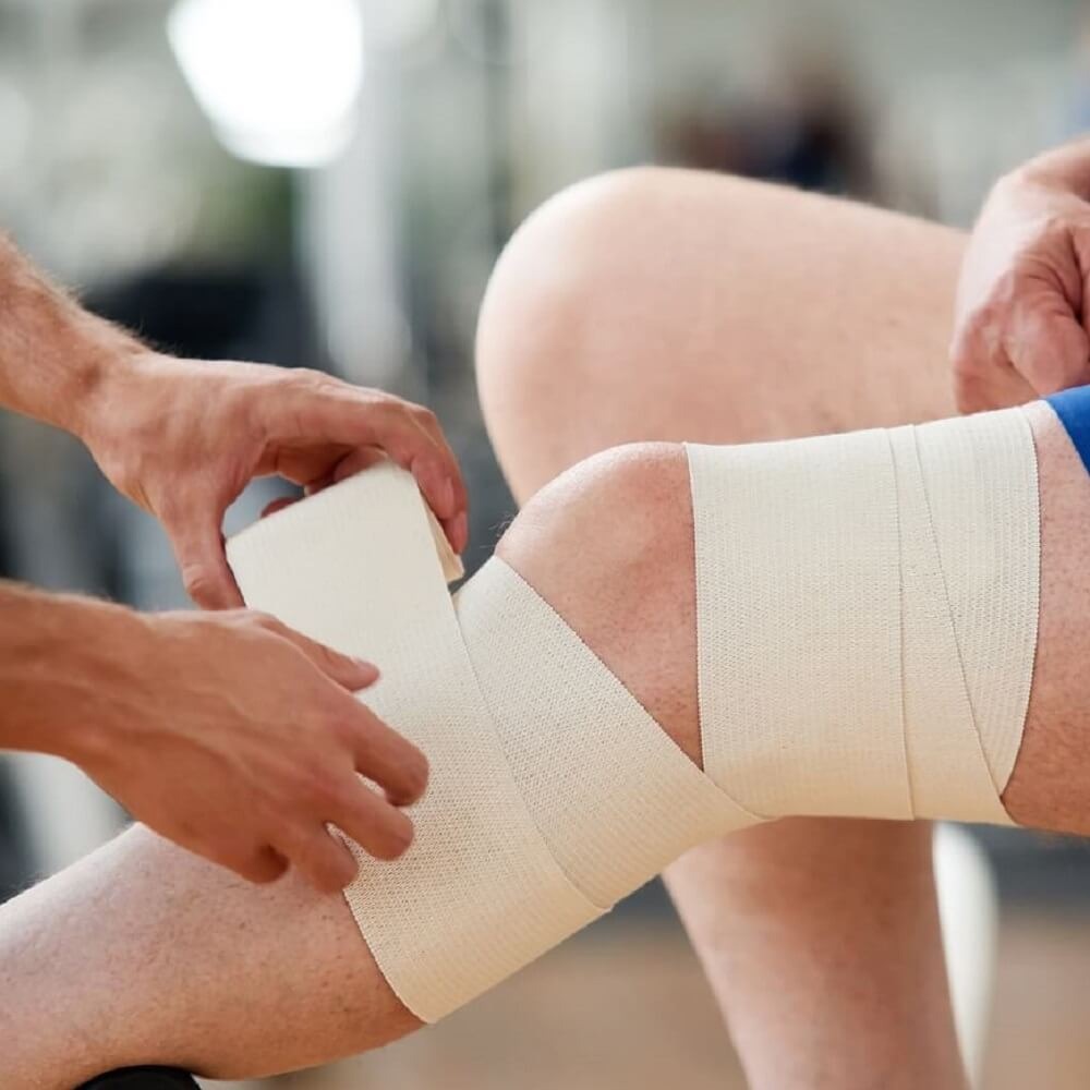 Еластичний бинт з фіксаторами Tourna Fin Elastic bandage